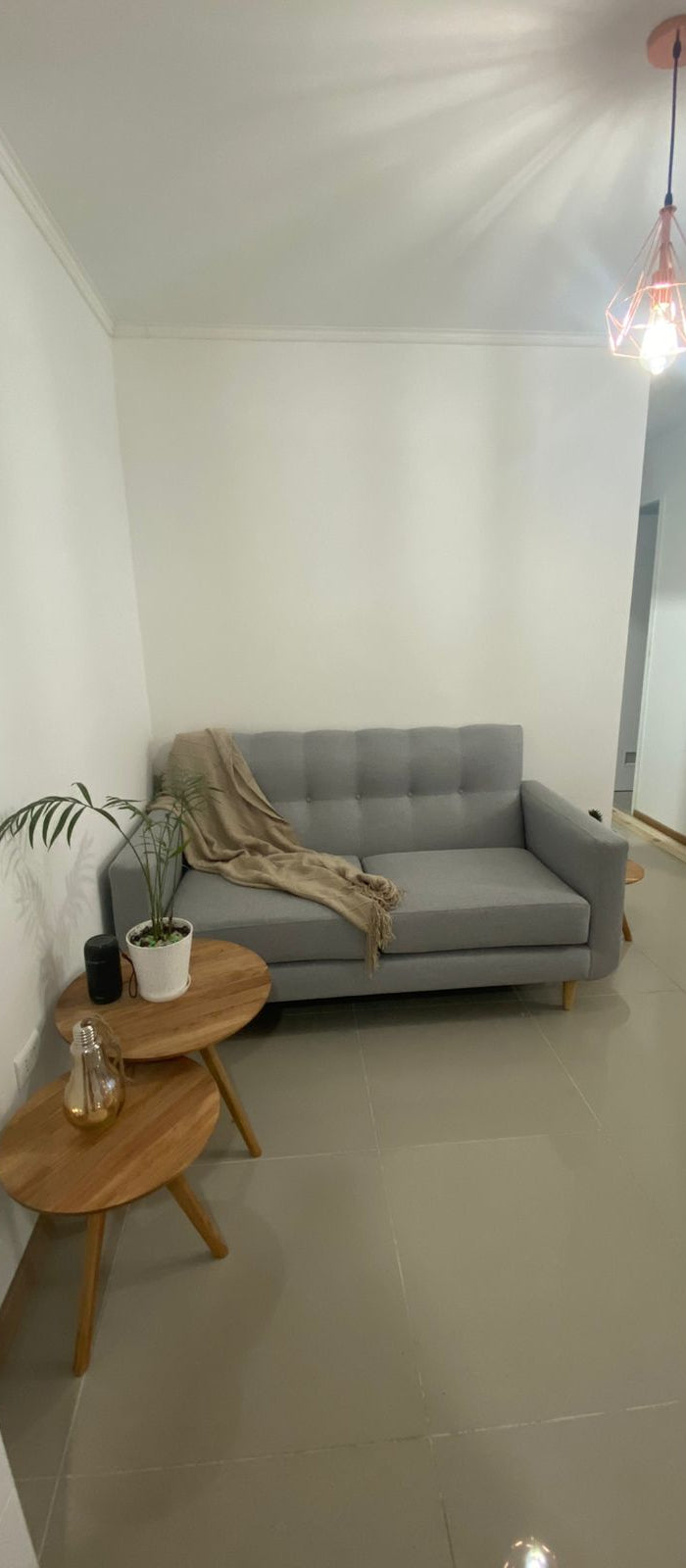 <h2>‘‘ Lo compre con despacho a viña del mar y llego a los 4 dias. Todo perfecto. Es igual a la imagen. Mismo color. Rapido de armar (base/patas). Estoy super conforme. Saludos!’’</h2><h4>⭐⭐⭐⭐⭐<br/></h4><h5>Andres Z</h5><p>May 25, 2025<br/></p>